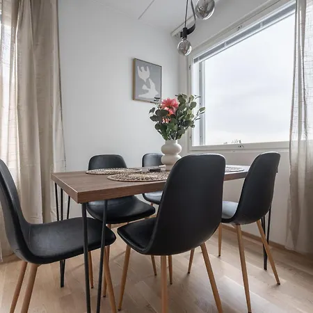 Modern Downtown 2br & Sauna דירה קופיו