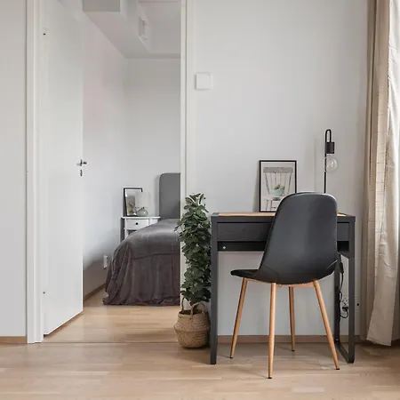 Modern Downtown 2br & Sauna דירה *