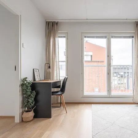 Modern Downtown 2br & Sauna דירה *