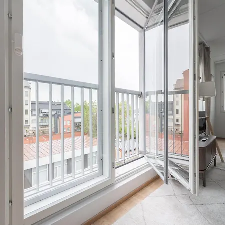 Modern Downtown 2br & Sauna *