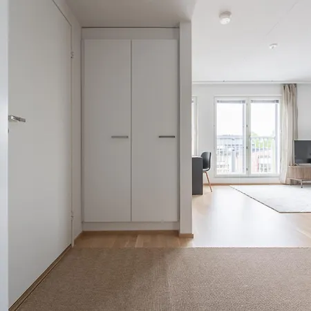 Modern Downtown 2br & Sauna