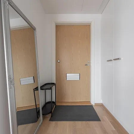 Modern Downtown 2br & Sauna